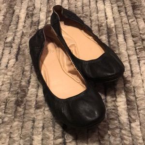Black ballet flats W9